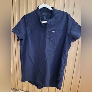 Figs maternity size small top(oversized) and medium bottoms